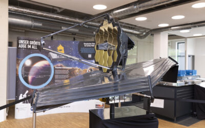 „Unser größtes Auge im All“ – Faszinierende Ausstellung zum James-Webb-Weltraumteleskop an der Junior Uni Daun eröffnet